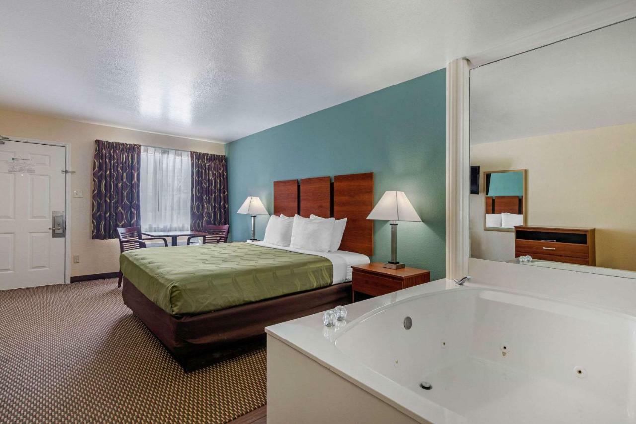 Baymont By Wyndham Willow Park Exterior photo